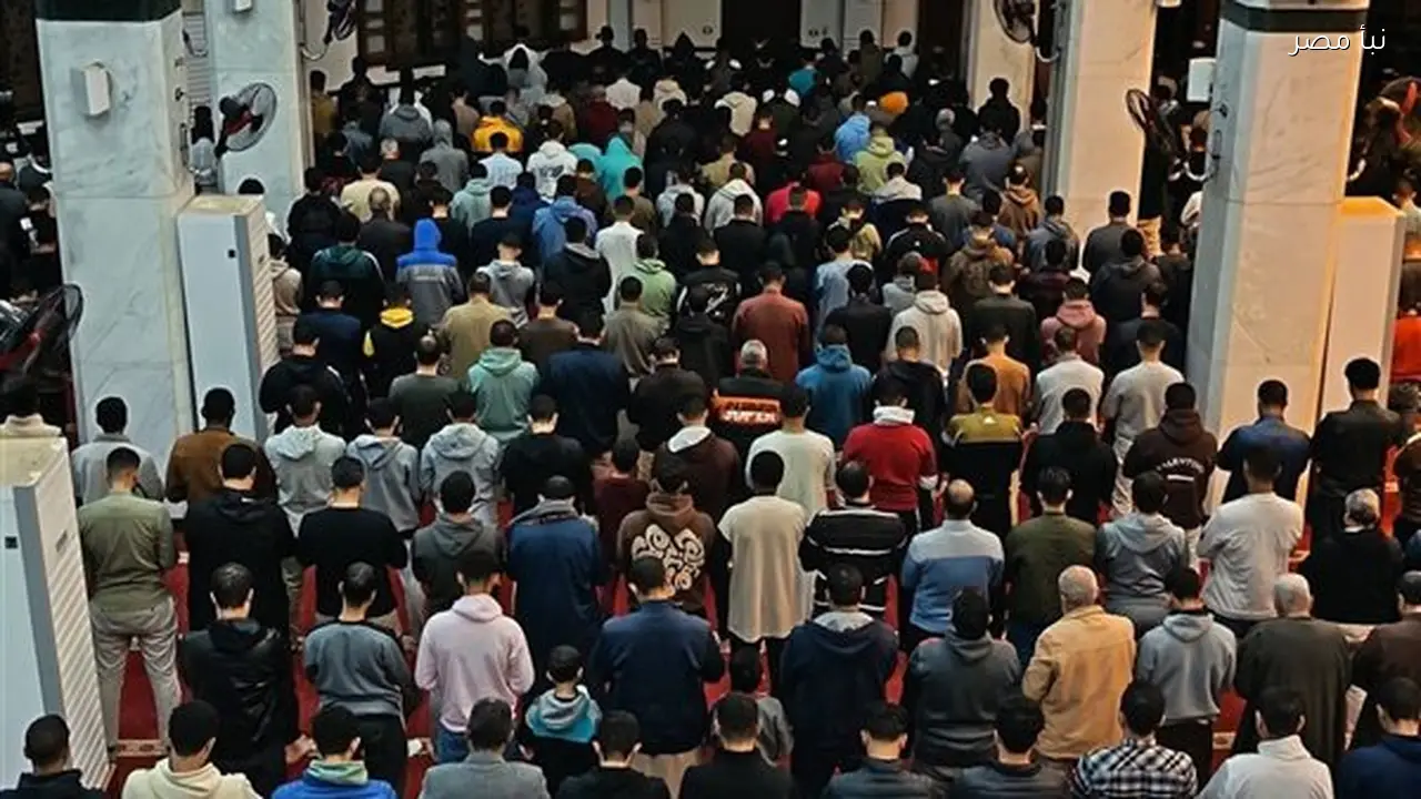 مسجد البقلي في أسيوط يقدم أجواء روحانية خلال صلاة التراويح في شهر رمضان