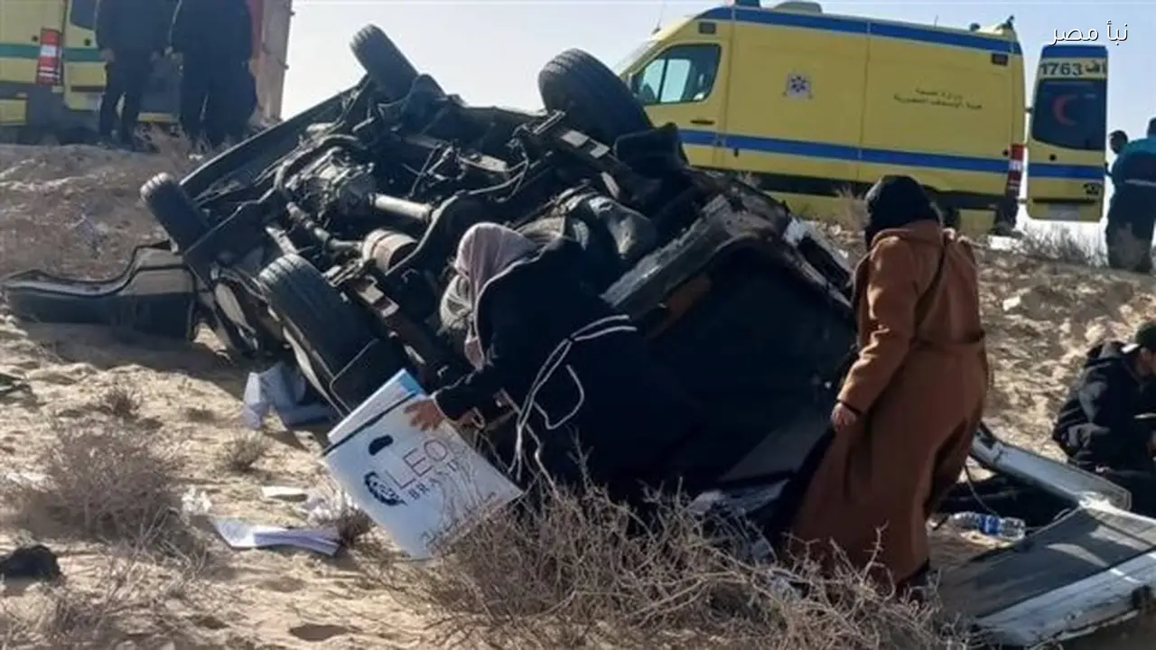 مصرع شخص وإصابة 14 آخرين في حادث انقلاب ميكروباص بشمال سيناء