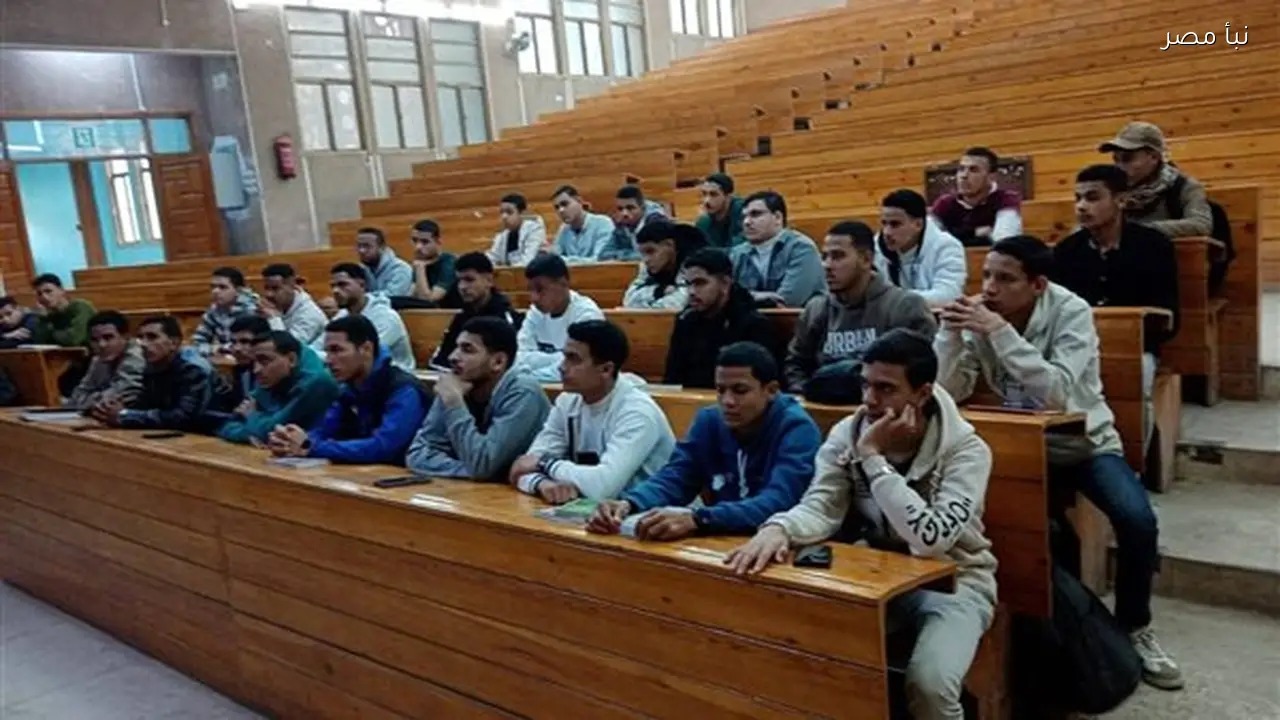 نائب رئيس جامعة الأزهر بأسيوط يزور الكليات لمتابعة سير العملية التعليمية