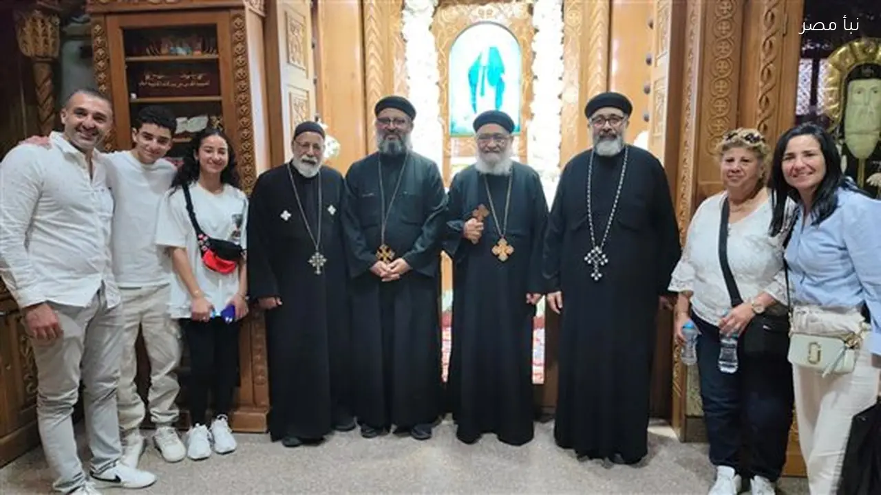 نزول الزيت من أيقونة السيدة العذراء مريم بكنيسة الأنبا بيشوي ببورسعيد للعام السادس والثلاثين على التوالي