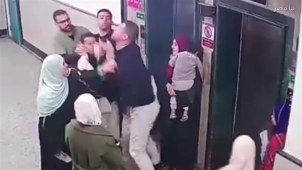 والد الطالب المتهم بالتعدي على طبيب الباجور يطالب بإنصاف نجله ويؤكد أن الطبيب وضع نفسه في مأزق