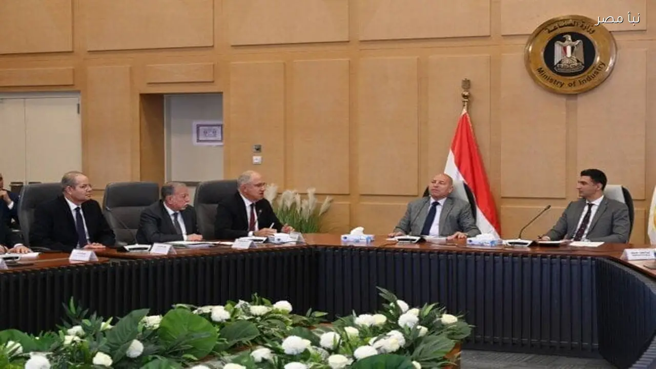 وزير الصناعة يضع خطة شاملة لتطوير منطقة شق الثعبان وتعزيز صناعة الرخام والجرانيت