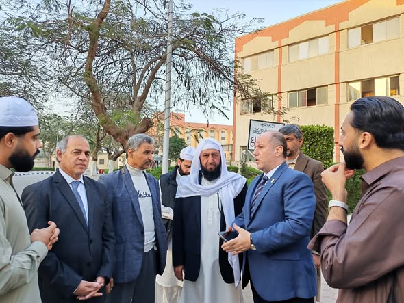 وفد رفيع المستوى من دولة باكستان يزور مدينة البعوث الإسلامية