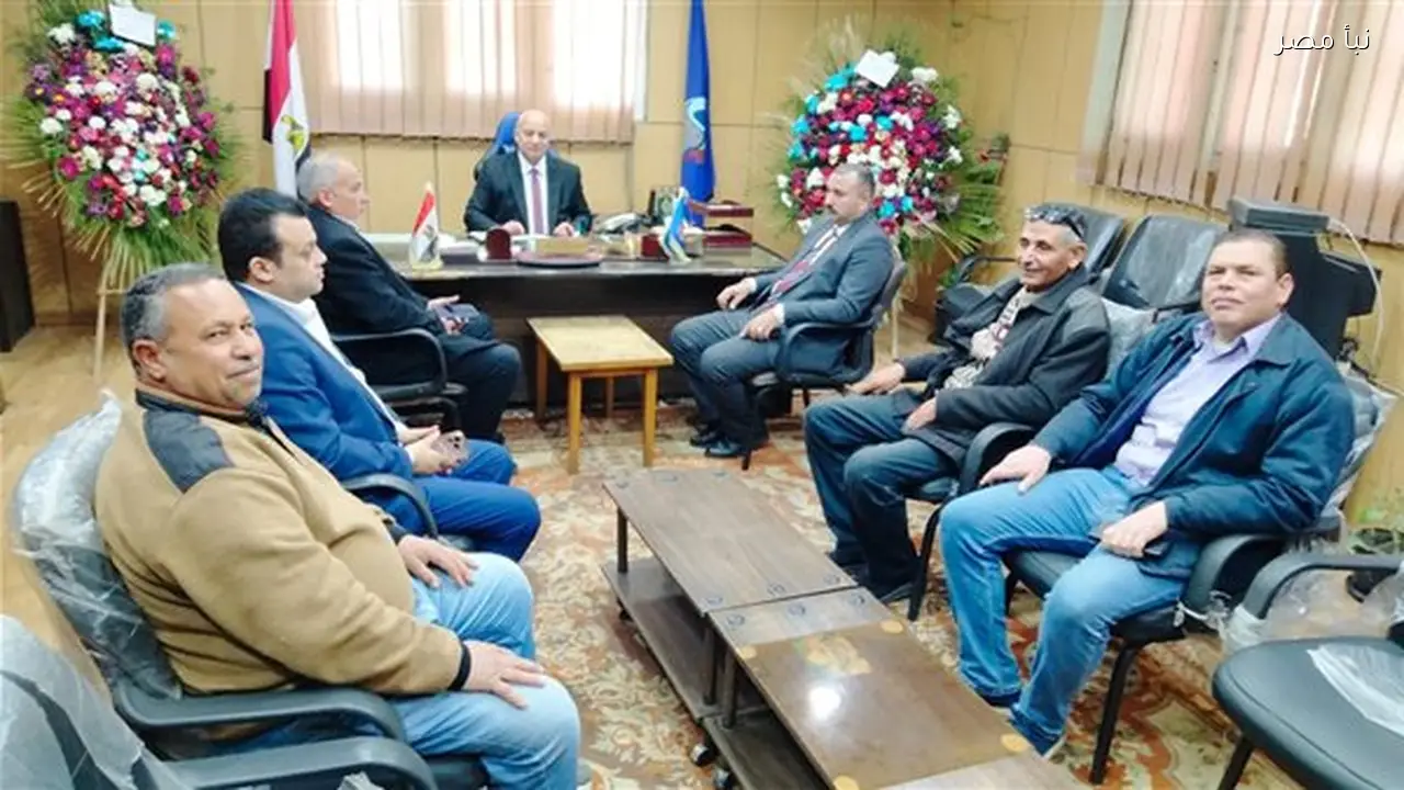 وكيل زراعة البحيرة يناقش مع مسئولي التعاون الزراعي فحص واعتماد التقاوي