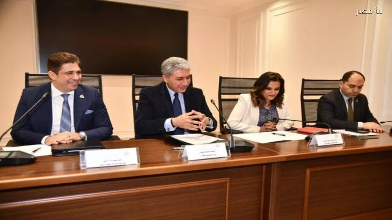 وزير السياحة يؤكد تطوير جميع المنتجات السياحية لتعزيز القطاع وجذب المزيد من الزوار