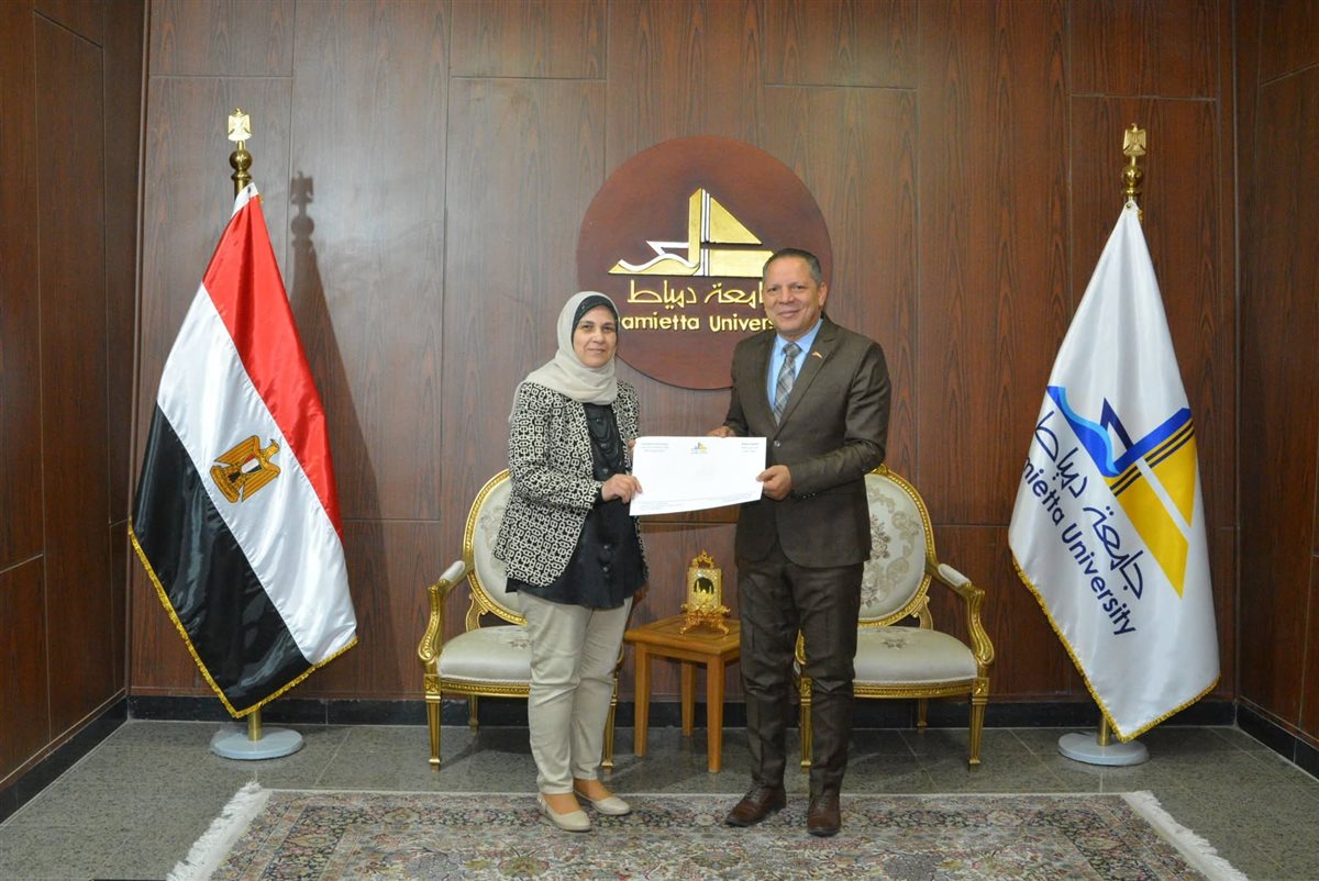 الدكتورة إيمان عبد المعطي