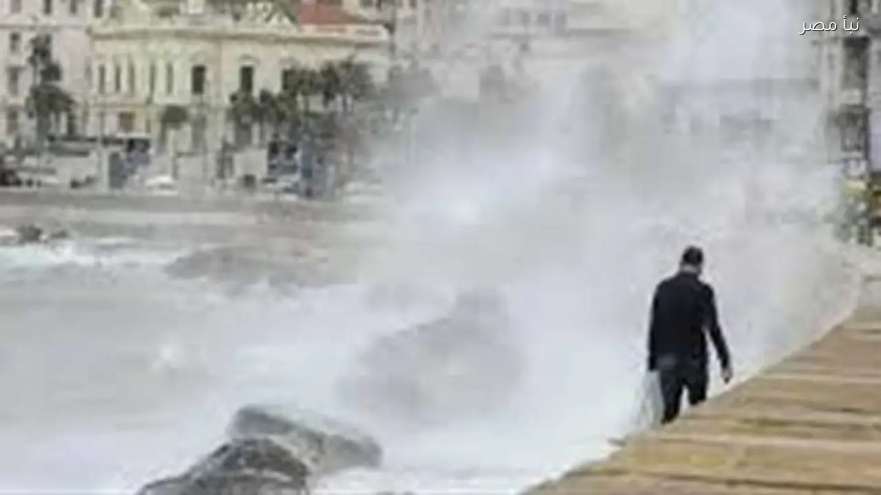 أمطار غزيرة تضرب الإسكندرية تزامناً مع نوة أنواء السلوم