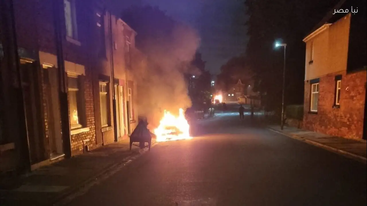 إضرام النار في معرض ألوميتال بالمحلة والأمن يبدأ ملاحقة الجناة