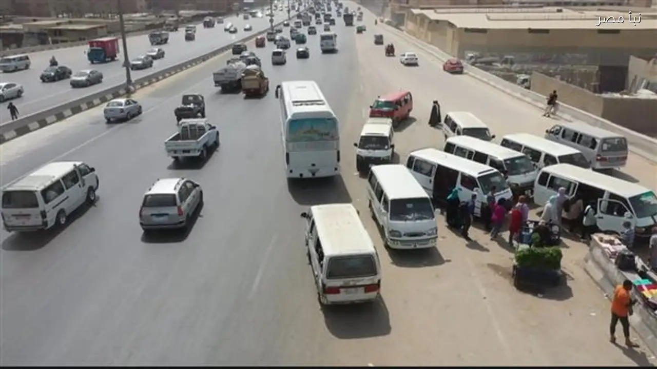 إعادة الانضباط المروري في طوخ بعد تعطل شاحنة محملة بالحجارة