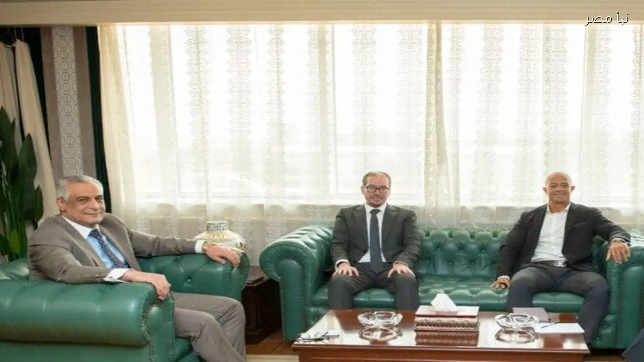 جذب الاستثمارات وتعميق التصنيع المحلي أولوية في المرحلة المقبلة حسب تصريحات جمبلاط