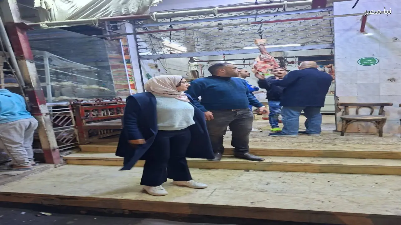 حملة موسعة في غرب شبرا تضبط سجائر مهربة ولحوم فاسدة وتتابع رفع الإشغالات