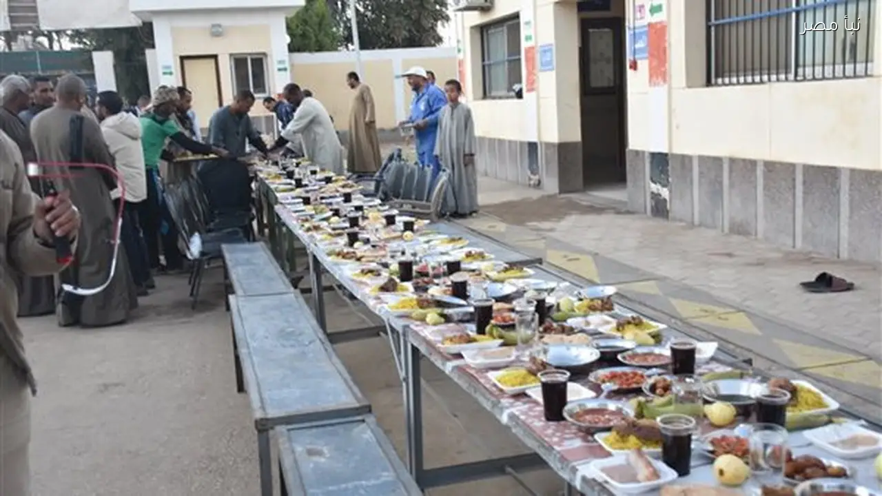 رئيس مياه الأقصر ينظم مائدة إفطار جماعي بإدارة إسنا شرق لتعزيز التواصل الاجتماعي