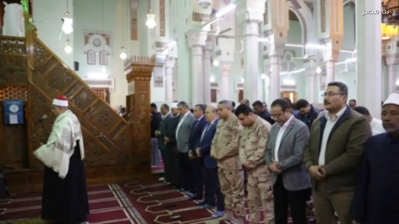 محافظ أسوان يحضر احتفال الأوقاف بذكرى انتصارات العاشر من رمضان بمسجد الطابية