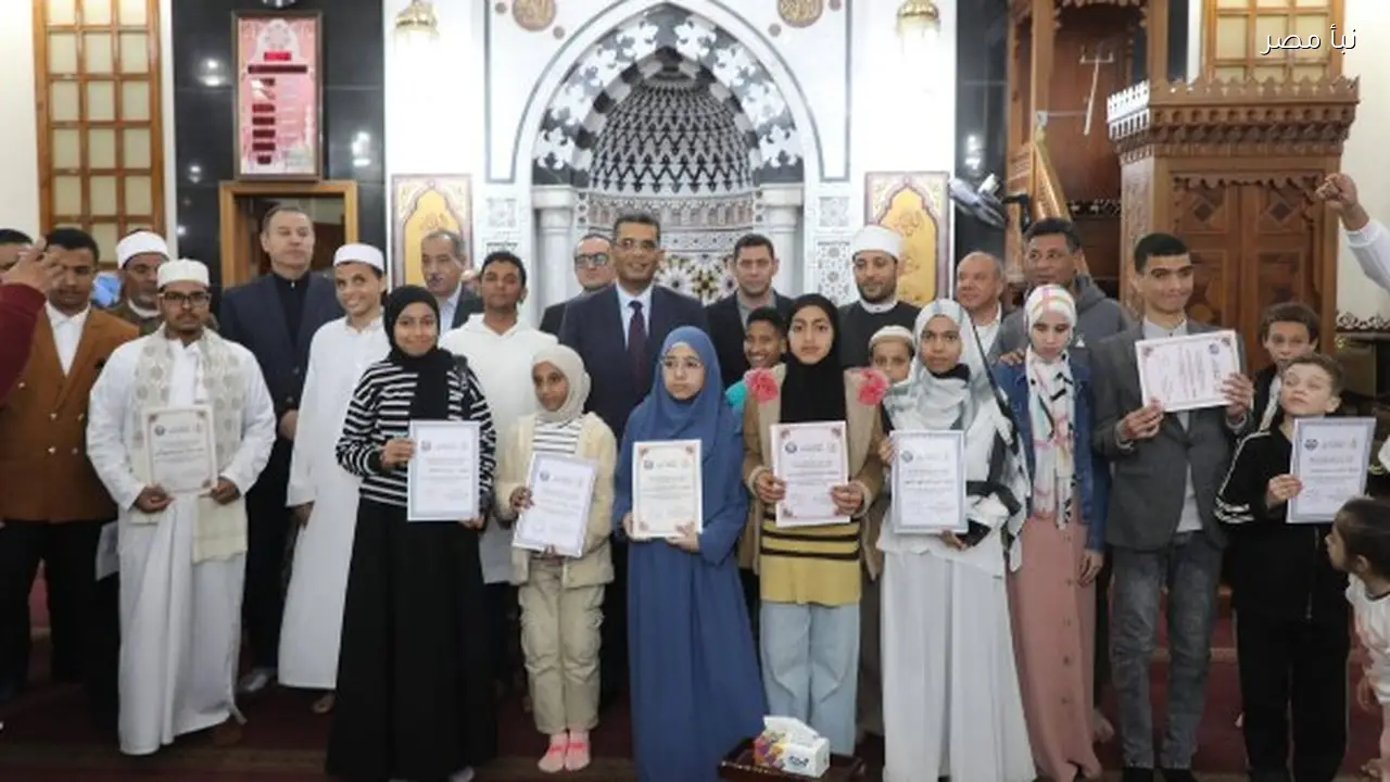 محافظ البحر الأحمر يشارك في احتفالية العاشر من رمضان ويفوز الفائزون بجوائز حفظ القرآن الكريم