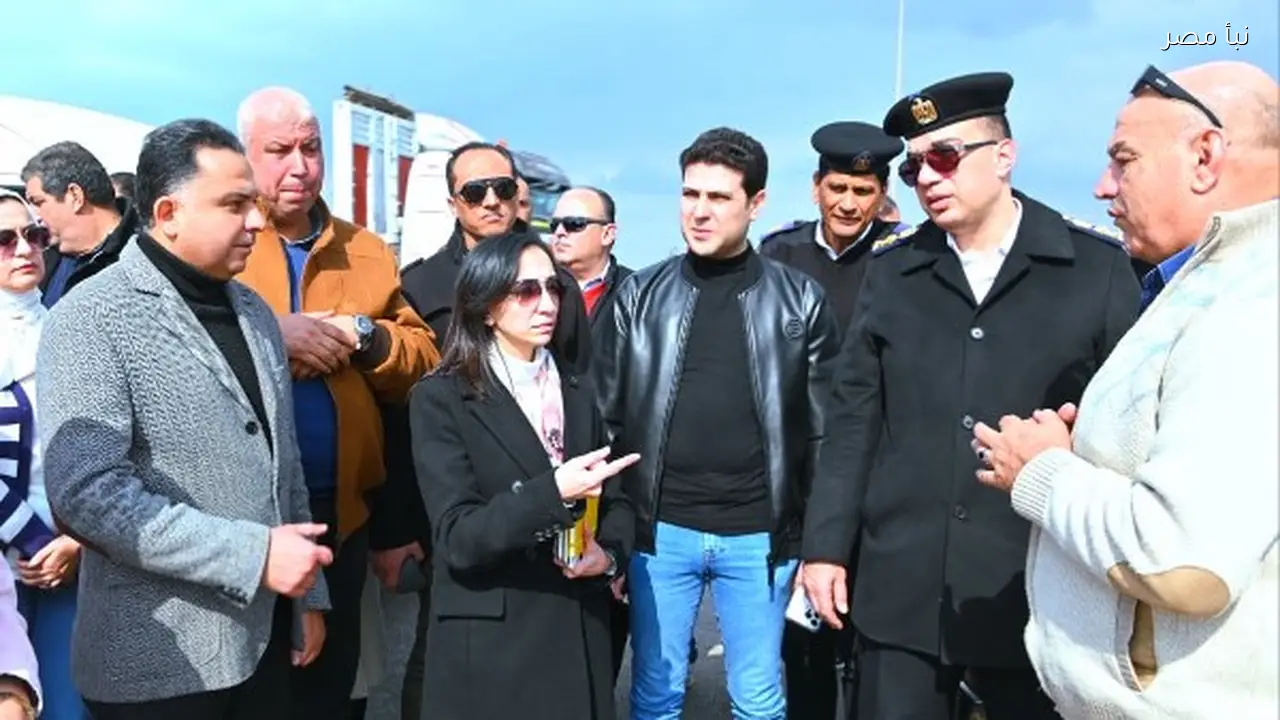 محافظ البحيرة يقوم بجولة ميدانية شاملة في ميكروباص برفقة الجهات التنفيذية