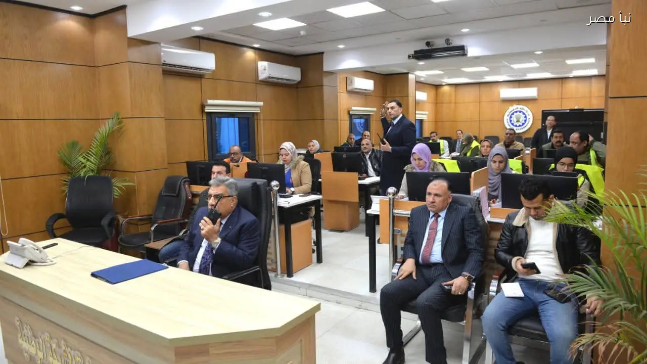 محافظ الدقهلية يتابع جهود كسح الأمطار والنظافة والمشروعات في المراكز والمدن والأحياء