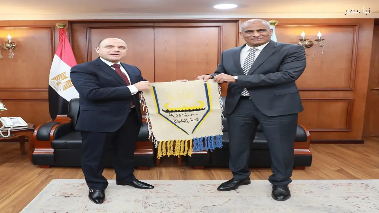 محافظ كفر الشيخ يكرم اللواء دكتور علاء عبد المعطي محافظ الغربية تقديراً لجهوده