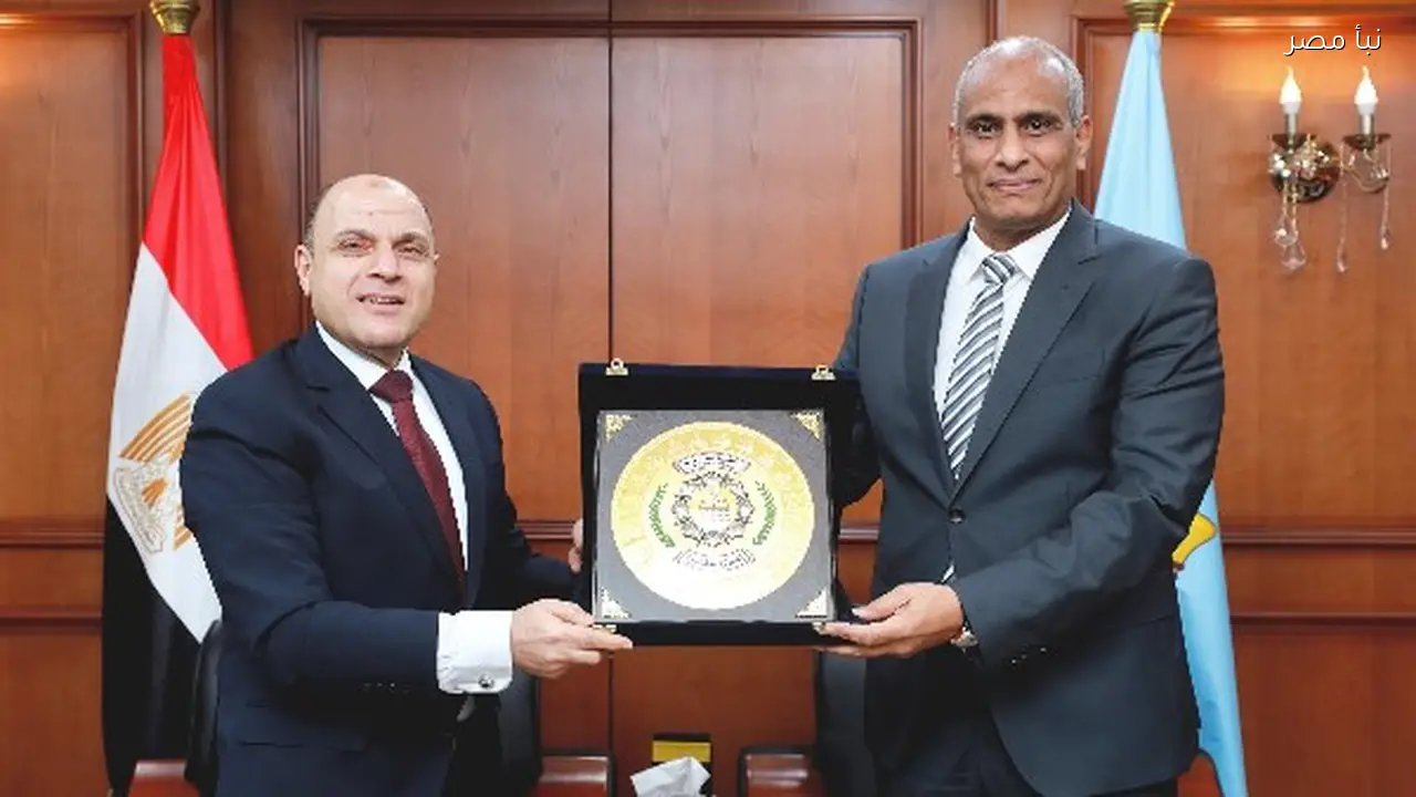 محافظ كفر الشيخ يكرم اللواء علاء عبد المعطي تقديراً لجهوده السابقة