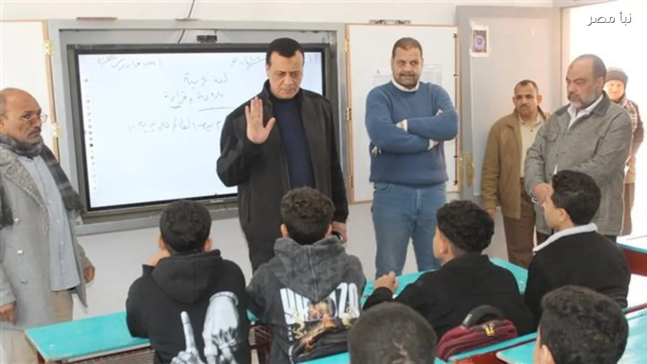 مدير تعليم سوهاج يتفقد سير العملية التعليمية في مدارس إدارة أخميم