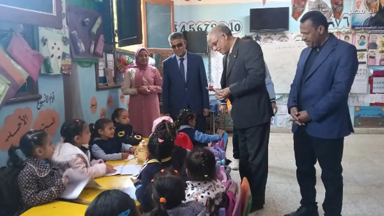 مدير تعليم قنا يقود فريق الأتوبيس الطائر للتفتيش الإداري والفني في أبوتشت