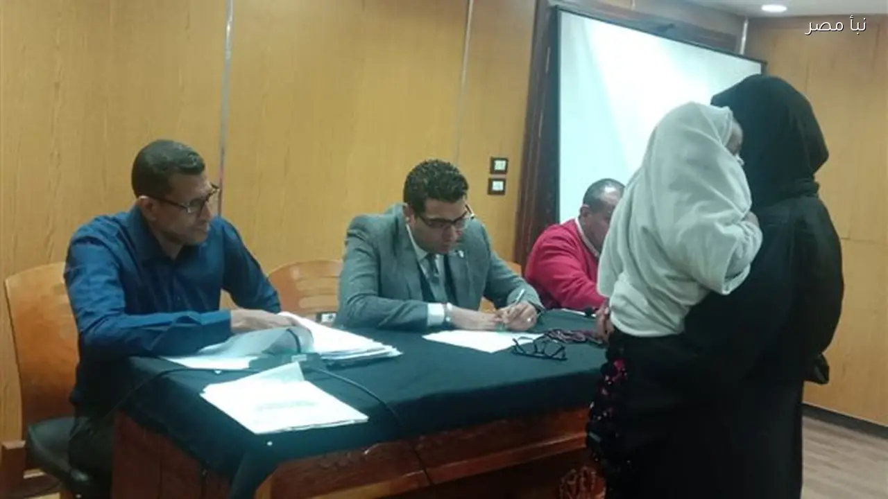 نائب محافظ الأقصر يناقش 37 طلبا وشكوى خلال اللقاء المفتوح للمواطنين